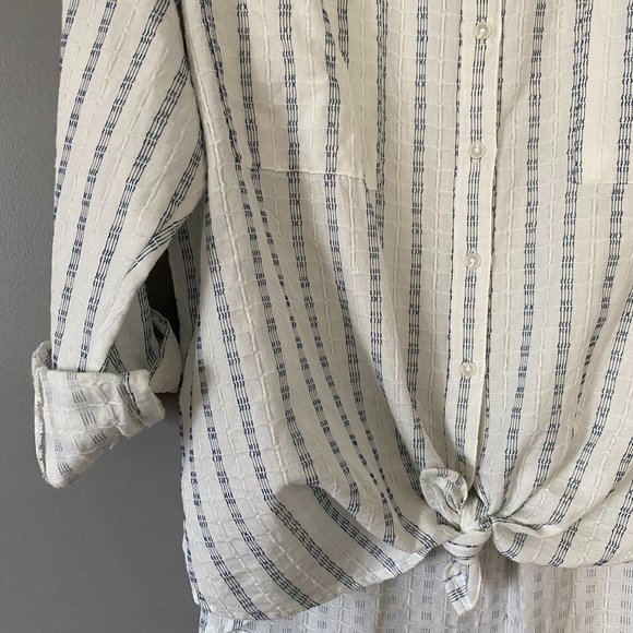 NWT Lou & Grey Button-up Top with Flat Collar - Picture 7 of 8